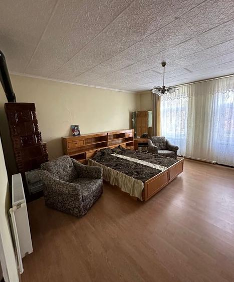 Casă cu 3 camere cu Teren 130 Mp în Central