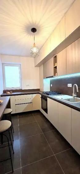 Apartament cu 2 camere semidecomandat, mobilat în Lipovei