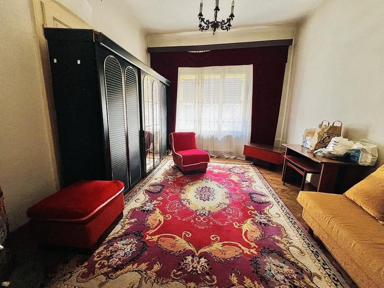 Casă cu 3 camere în Central