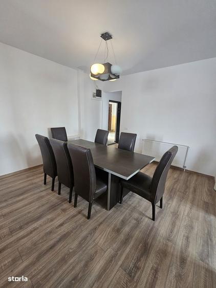 Apartament cu 4 camere în Universitate