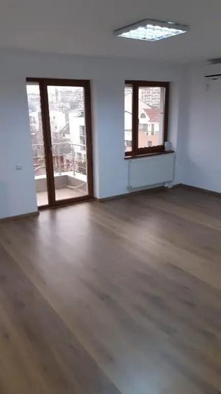 Spațiu comercial, de 55 mp, în Central