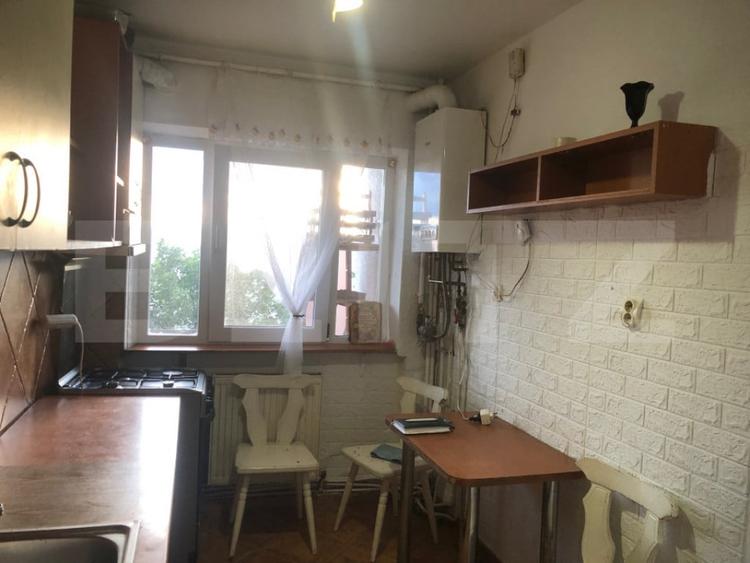 Apartament 3 camere decomandat , 70 mp. , bloc cu lift , zon - 2