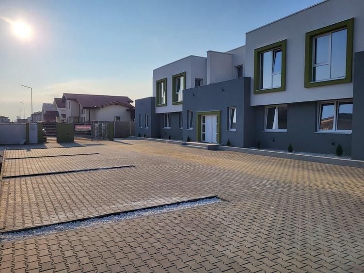 Casă cu 4 camere cu Teren 1300 Mp în Moșnița Nouă