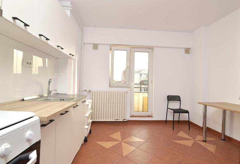 Apartament cu 2 camere decomandat, mobilat în Calea Călărașilor