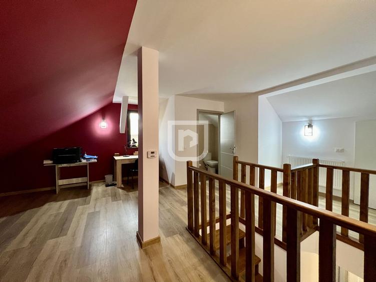 Casă individuală cu 5 camere cu Teren 576 Mp în Periferie