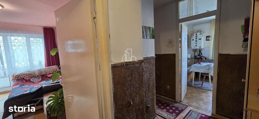 Apartament cu 3 camere semidecomandat în Central