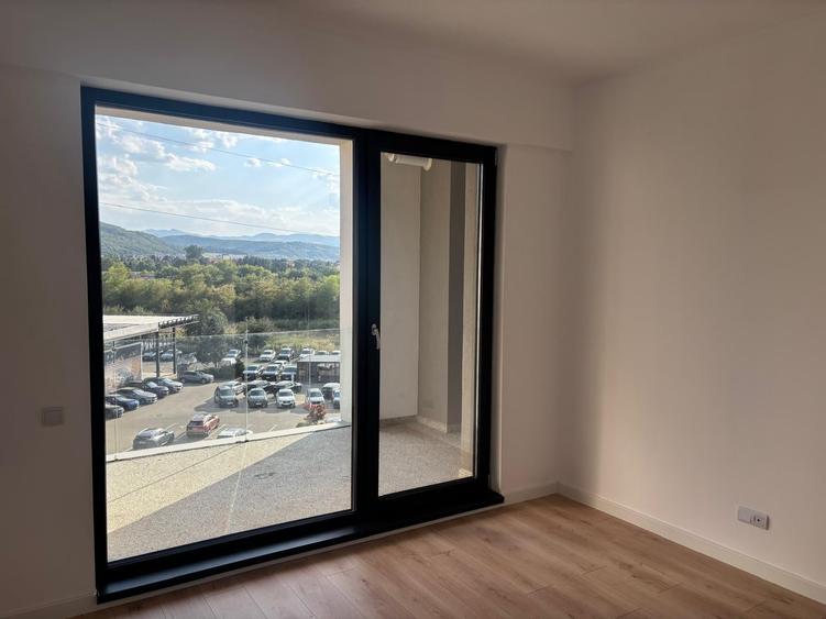 Apartament cu 2 camere semidecomandat în Florești