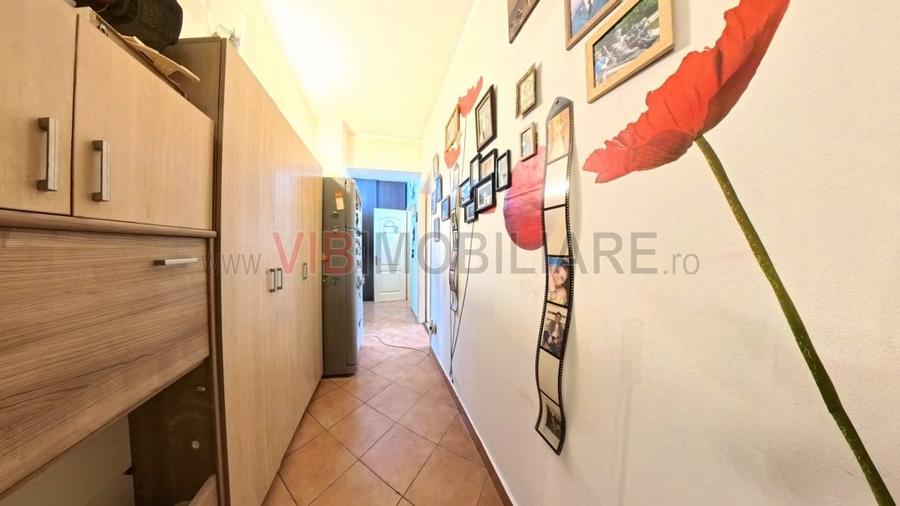 Apartament cu 3 camere semidecomandat, mobilat în Nord