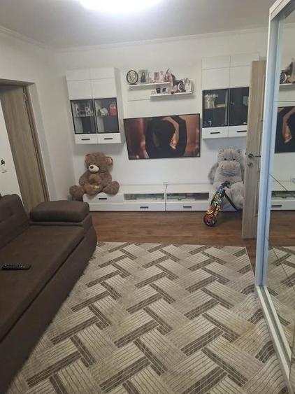 Apartament cu 3 camere decomandat în Craiovei