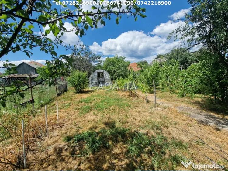 Casă cu 2 camere cu Teren 2554 Mp în Sănătești
