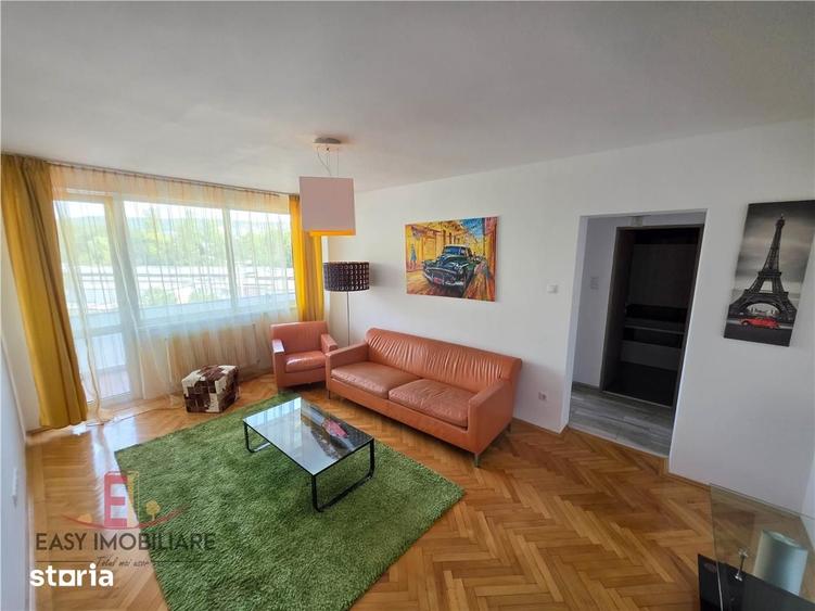 Apartament cu 3 camere decomandat în Aleea Carpați
