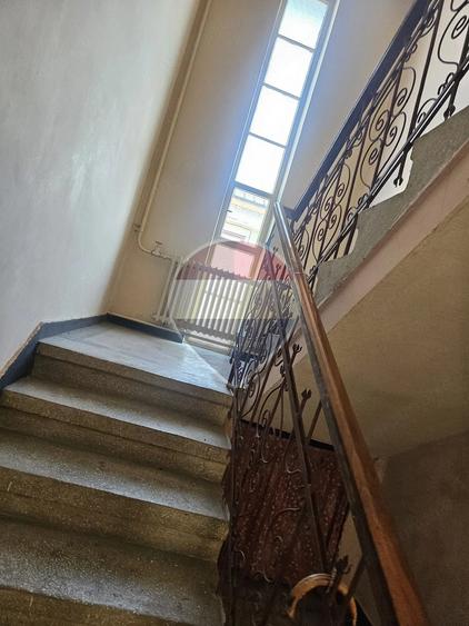 Casă cu 6 camere cu Teren 631 Mp în Ultracentral