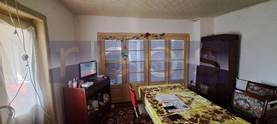 Casă individuală cu 5 camere cu Canalizare în Central
