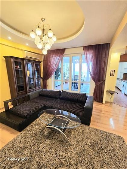 Apartament cu 3 camere decomandat, mobilat în Central