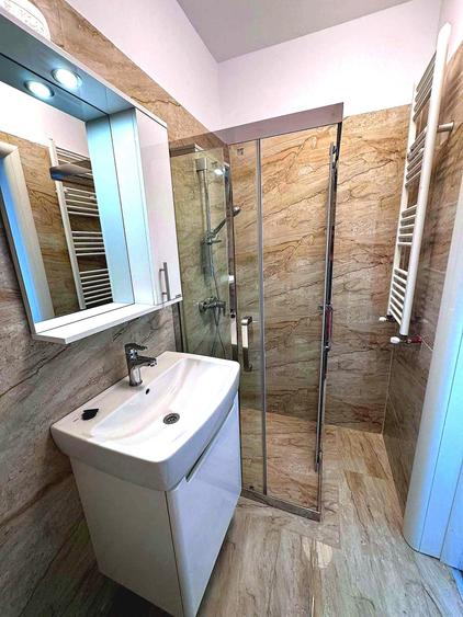 Apartament cu 3 camere decomandat, mobilat în Progresul
