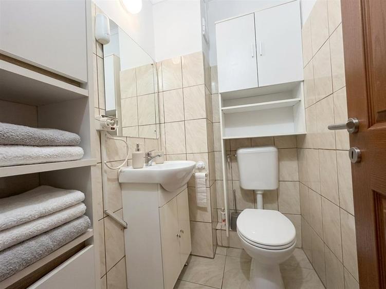 Apartament cu 3 camere decomandat în Iosia