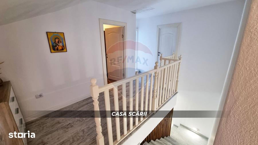Casă cu 5 camere cu Teren 1000 Mp în Recea