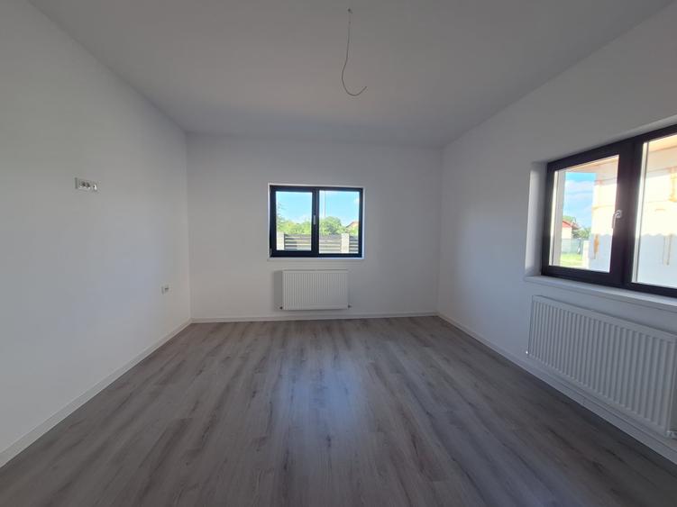Duplex cu 4 camere cu Teren 417 Mp în Giarmata