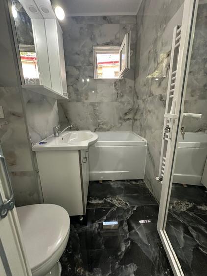 Apartament cu 3 camere decomandat în Obor