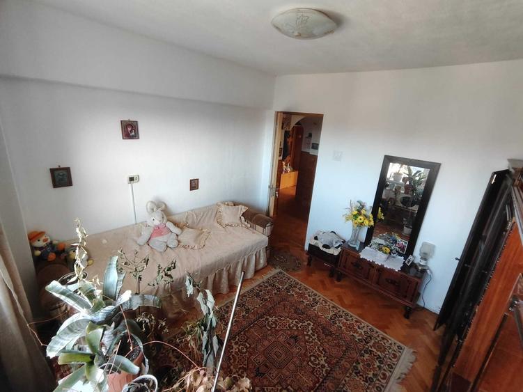 Apartament cu 3 camere decomandat în Calea Dumbrăvii