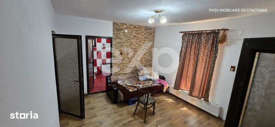 Casă cu 6 camere cu Piscina în Răzvad