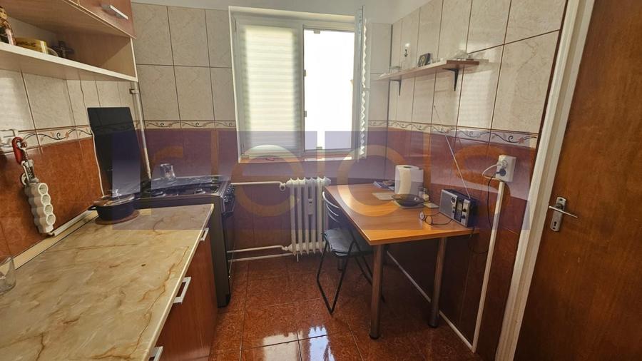 Apartament cu 3 camere decomandat, mobilat în Valea Oltului