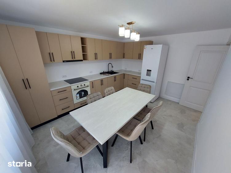 Casă cu 4 camere cu Teren 440 Mp în Central