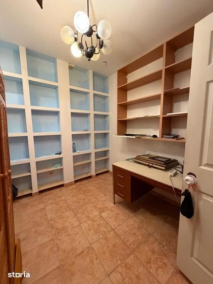 Casă cu 7 camere cu Teren 333 Mp în Tomis II