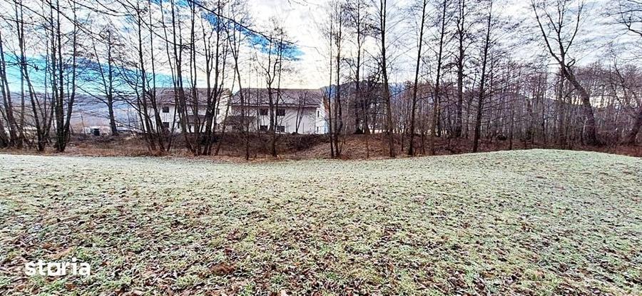 Teren de 1820 mp, în Bran