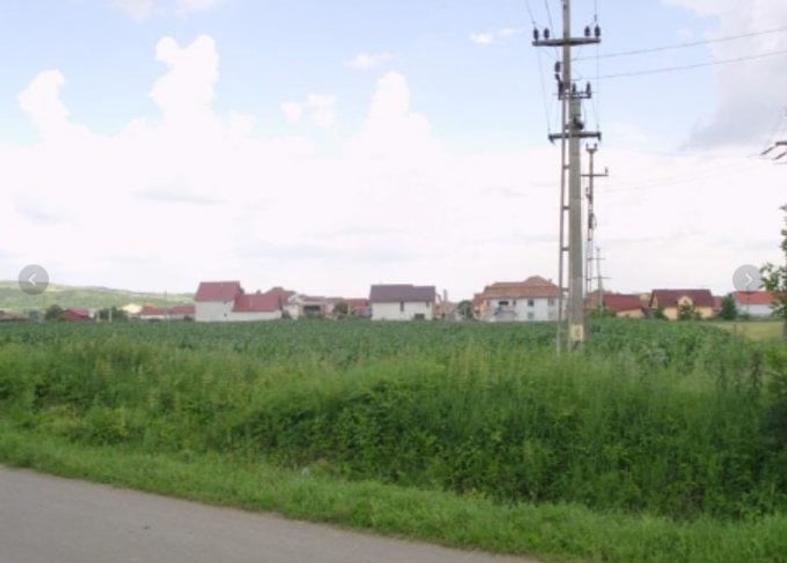 Teren Construcții intravilan de 27700 mp, în Iernut