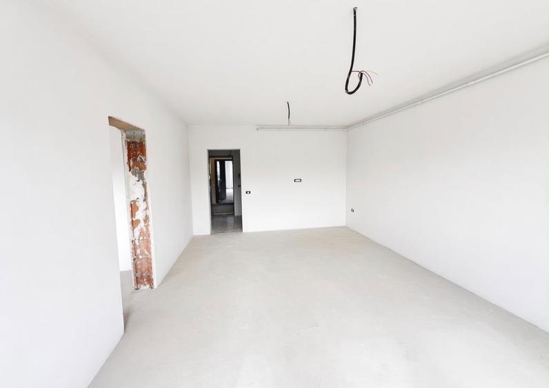 Apartament cu 2 camere semidecomandat în Sânpetru
