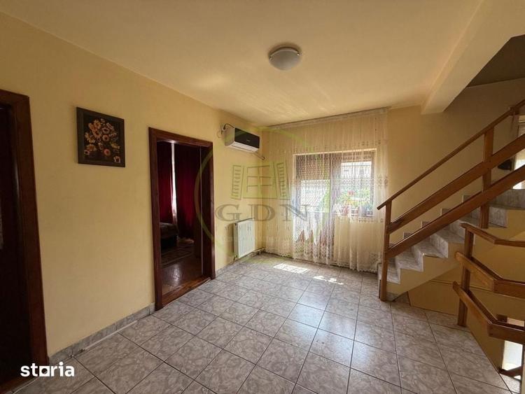 Casă cu 5 camere cu Teren 181 Mp în Rovine