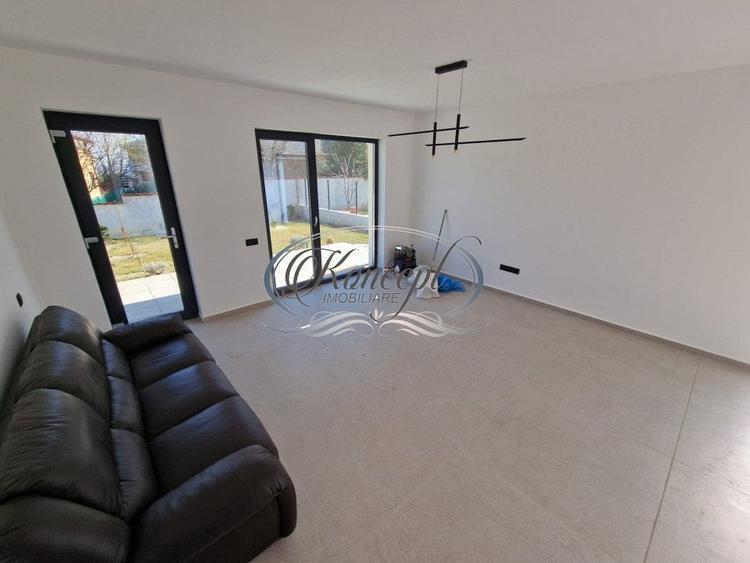 Duplex cu 6 camere cu Canalizare în Europa