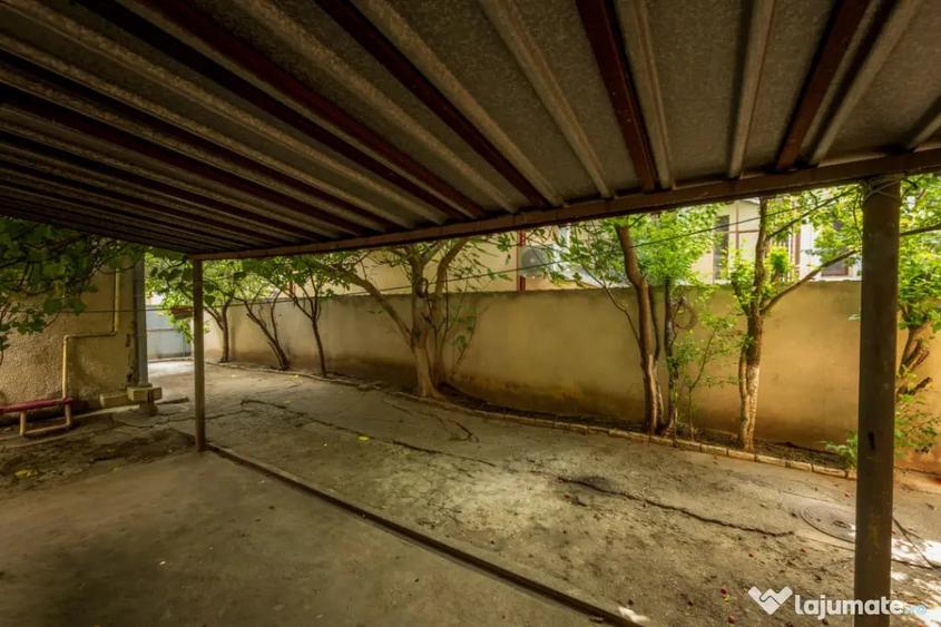 Casă cu 7 camere cu Teren 459 Mp în Ferdinand