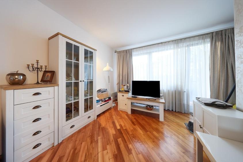 Duplex cu 4 camere cu Canalizare în Central
