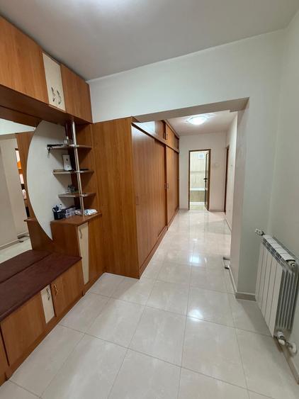 Apartament cu 3 camere decomandat în Gară
