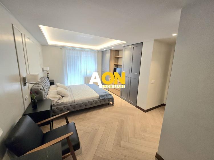 Apartament cu 3 camere decomandat, mobilat în Central