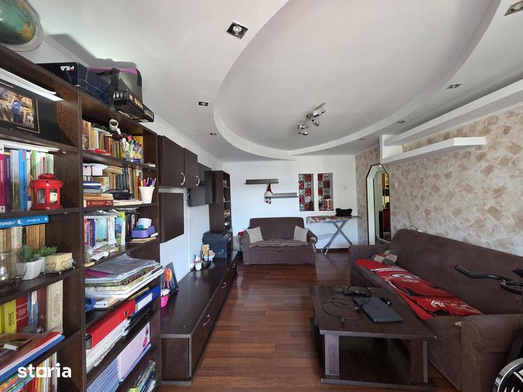 Apartament cu 3 camere decomandat în Central