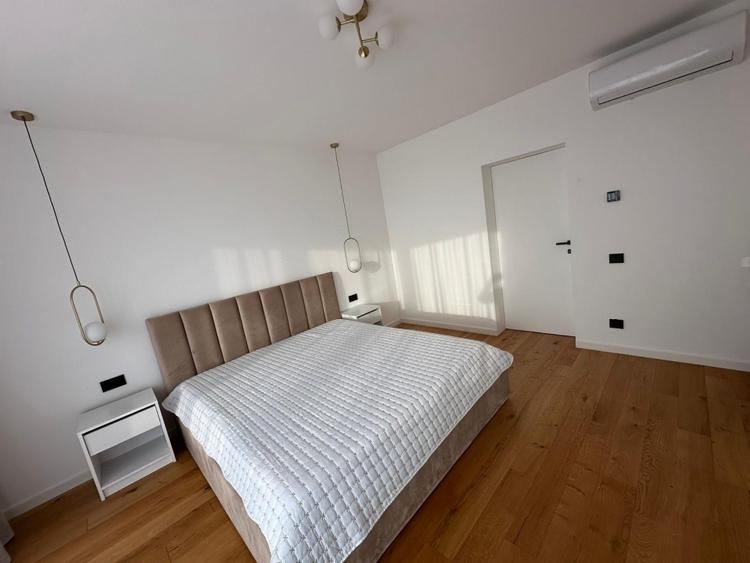 Duplex cu 4 camere cu Garaj în Nord-Est