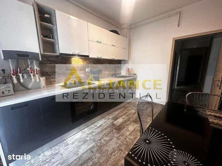 Apartament cu 3 camere în Berceni