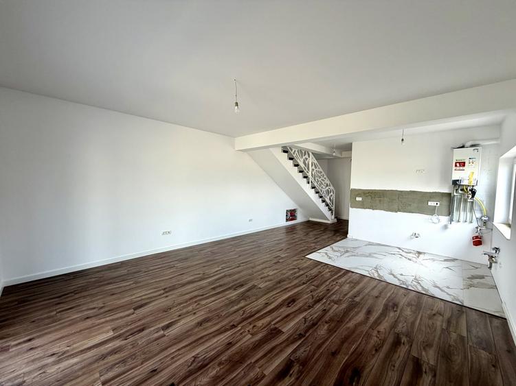 Teren Generos, 5 Camere, Finalizata - 2
