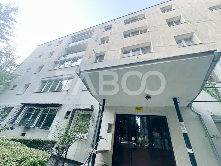Apartament cu 3 camere semidecomandat, mobilat în Gheorgheni