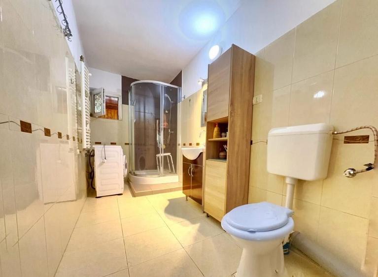 Casă cu 4 camere în Central
