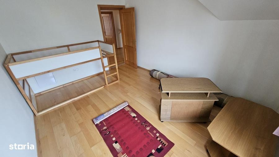 Casă cu 4 camere în Tudor