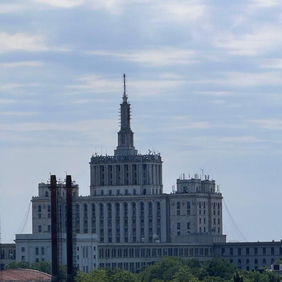 Apartament cu 2 camere în P-ta Presei Libere