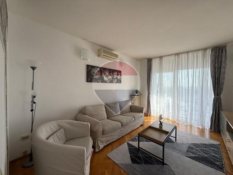 Apartament cu 3 camere semidecomandat, mobilat în Națiunile Unite