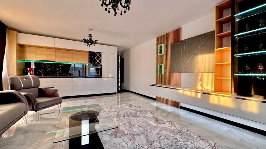 Apartament cu 3 camere decomandat în Central