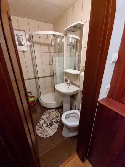 Casă cu 2 camere decomandat în Noua