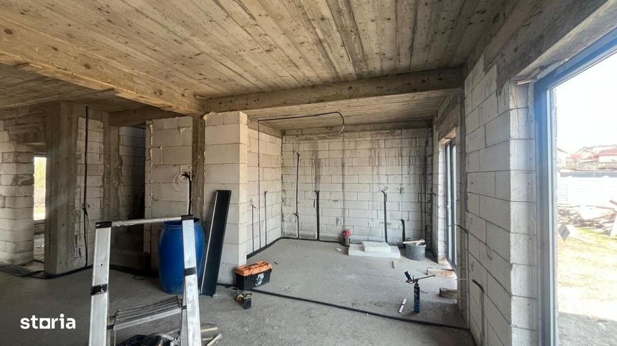 Casă cu 4 camere în Șimnicu de Jos