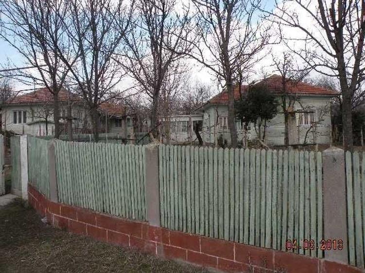 Casă cu 4 camere în Poșta Câlnău